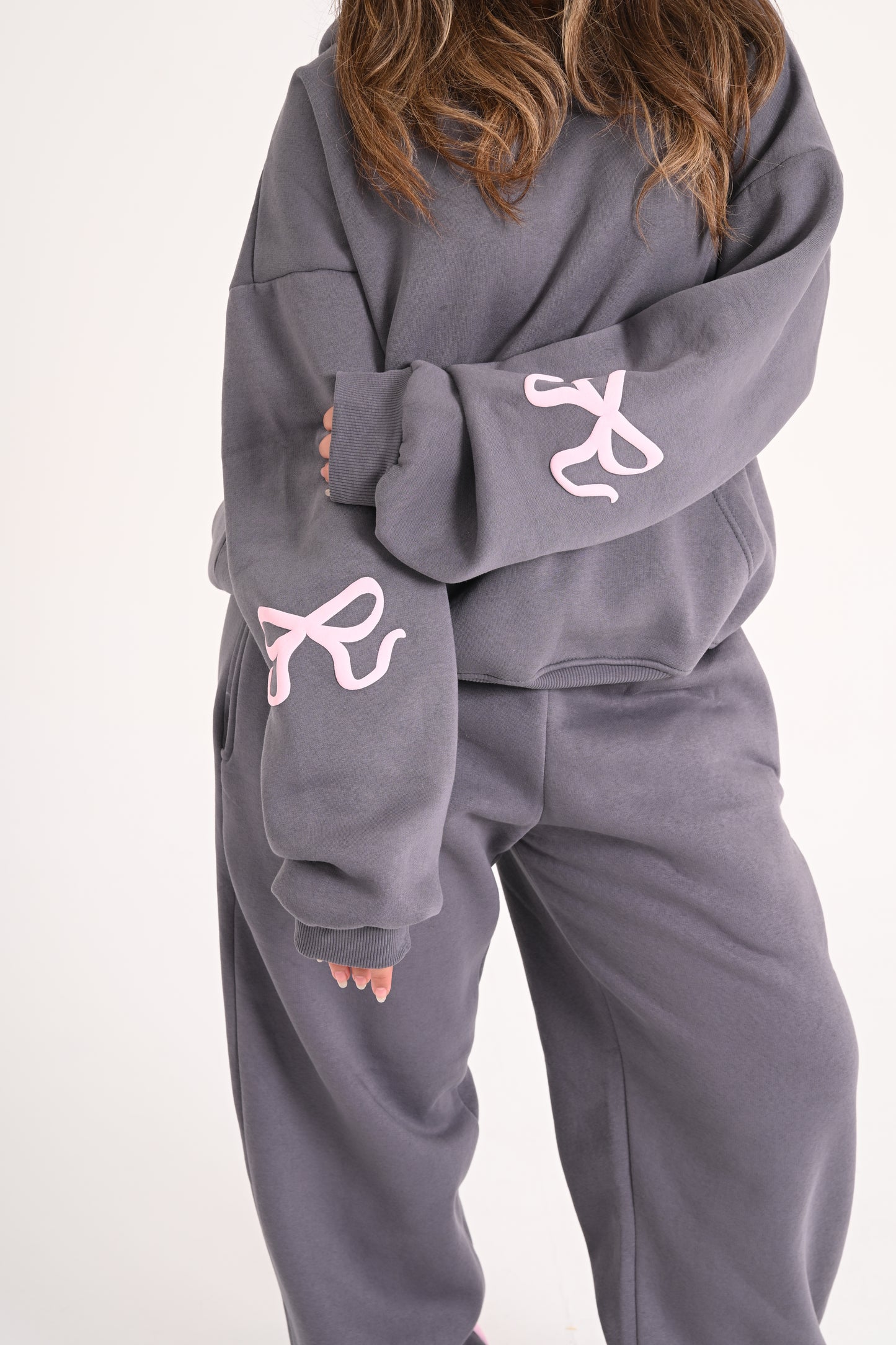 The Grey Bow Set