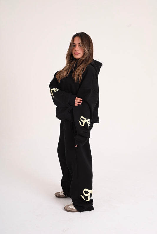 The Black Bow Set