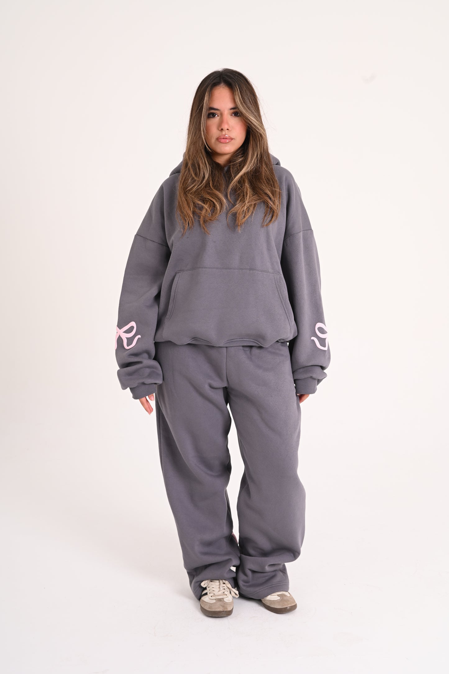 The Grey Bow Set