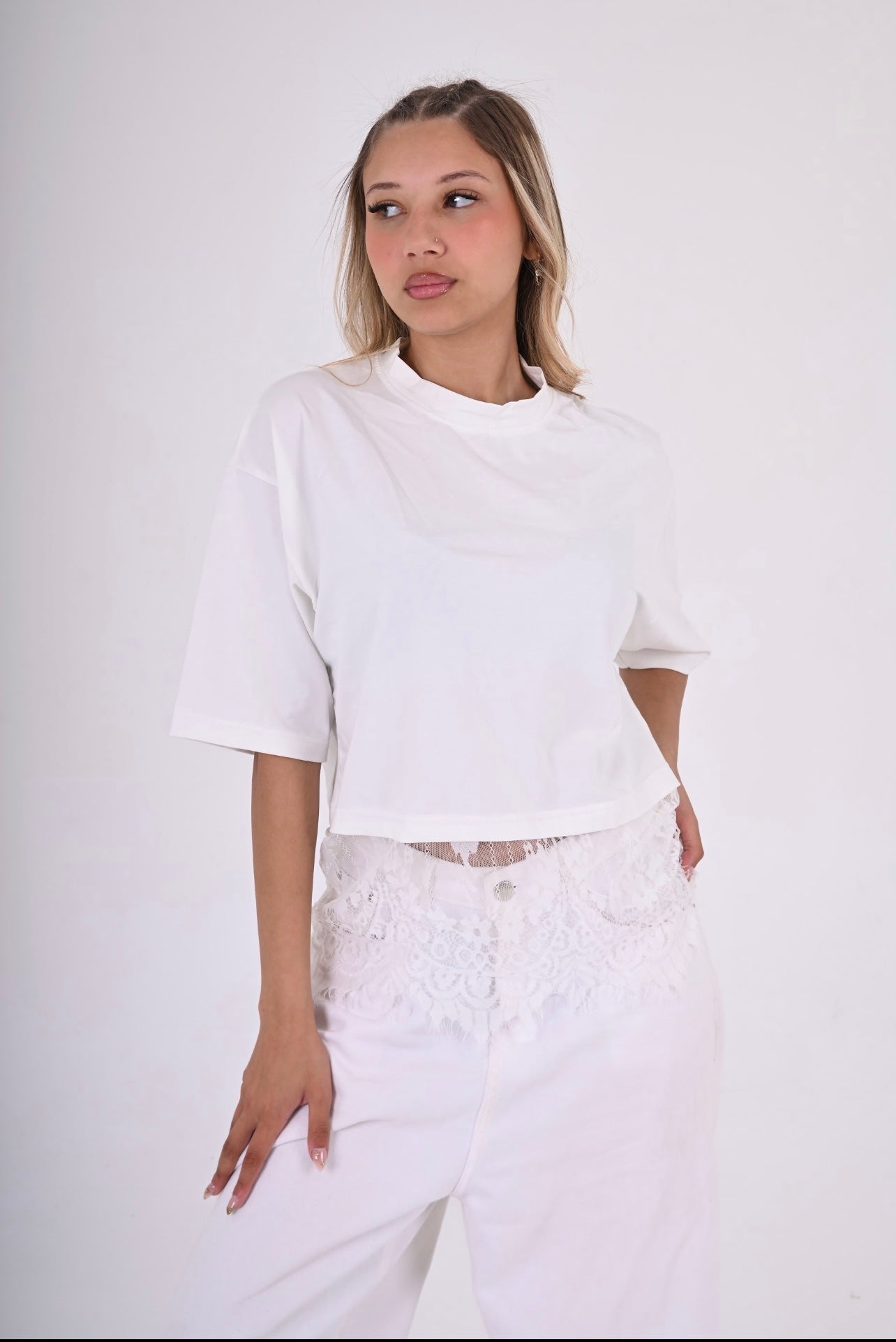 Eyelash Hem Tee In White