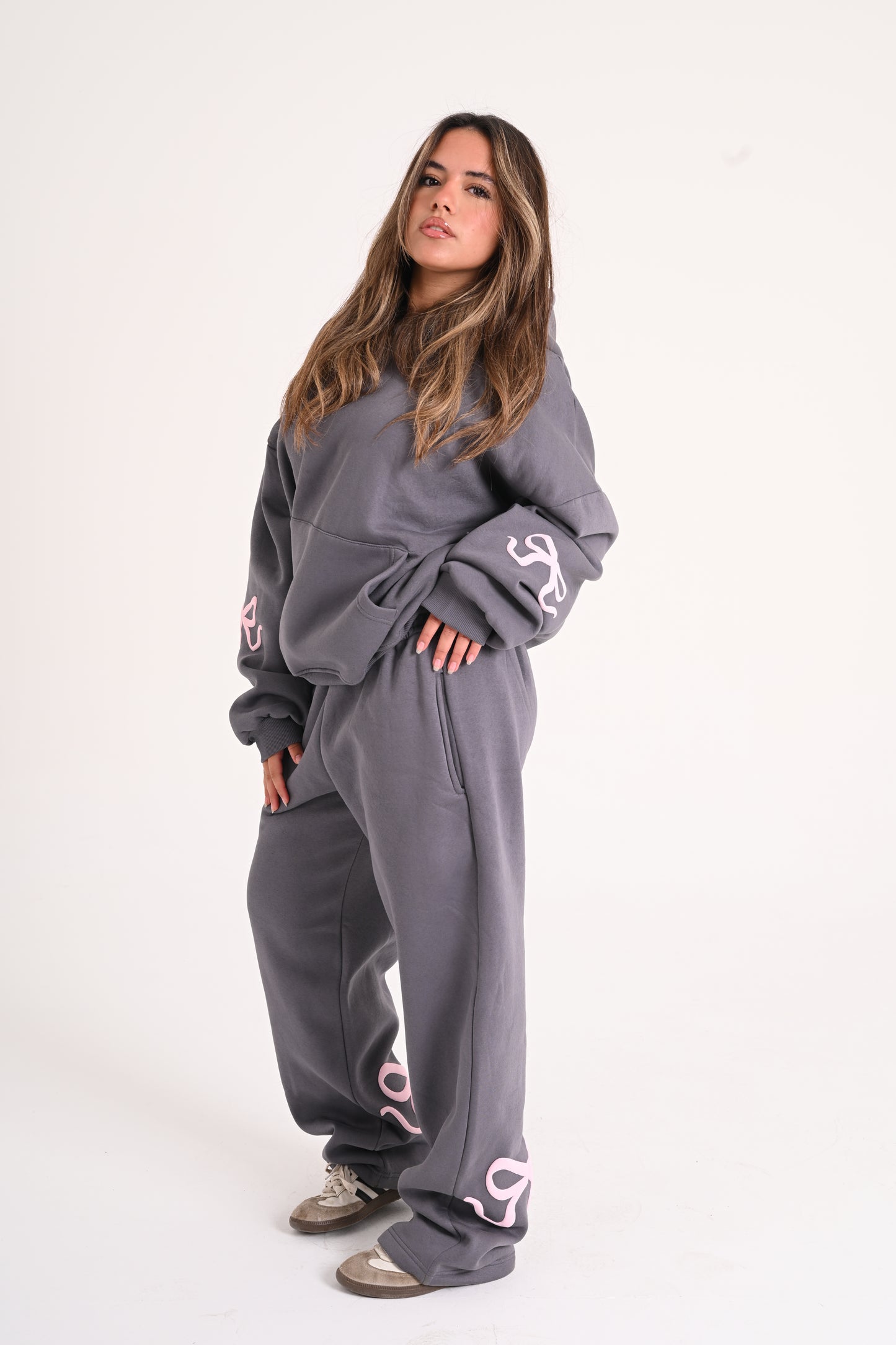 The Grey Bow Set
